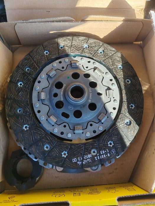 Чисто нов комплект съединител на LuK VW Golf 5  1.9 TDI