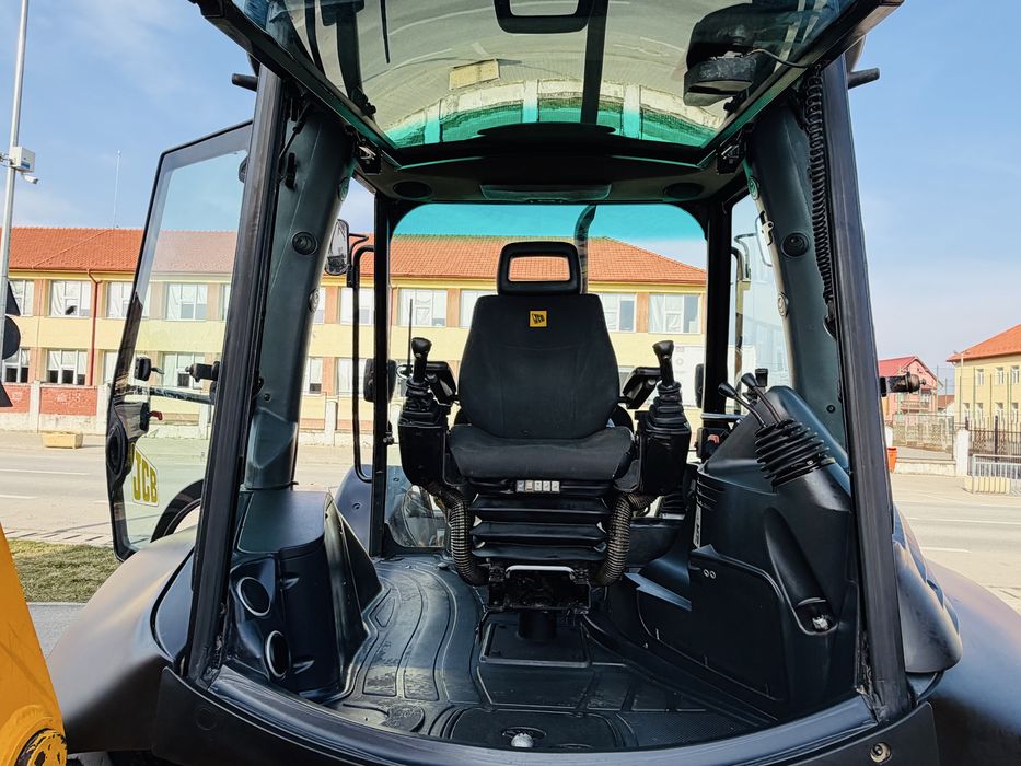 Buldoexcavator JCB 4 cx La Turbo ,an 2007 ,Ore 6700.IMPORT