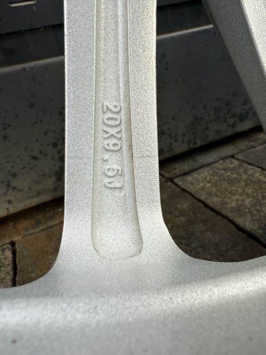 Mercedes Sport pacet 265/40 // 295/40/20 Комплект 1000лв