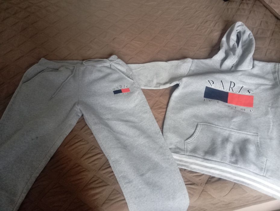 Продам спортивный костюм