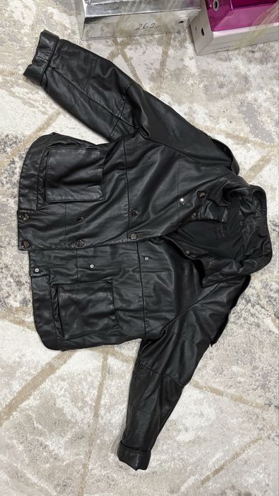 Продаю куртки зимние и осень