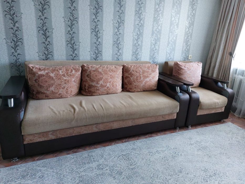 Продам диван в комплект
