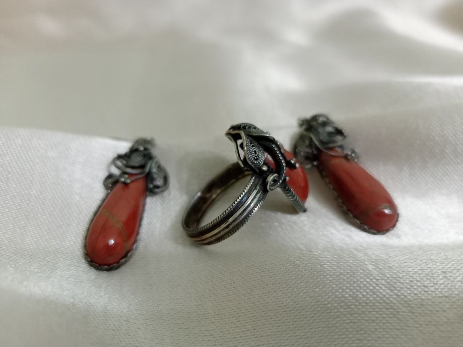 Серебряный комплект.