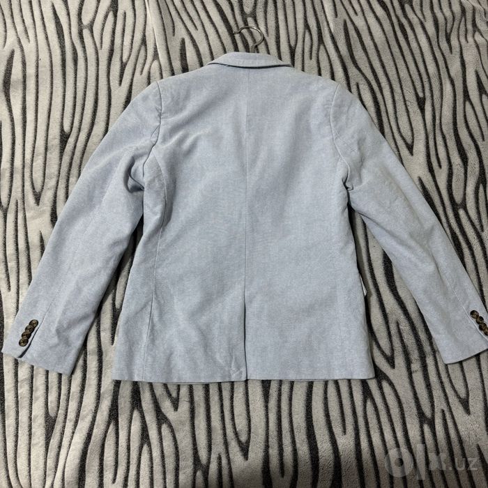 Продам пиджак h&m для мальчика бледно голубого цвета