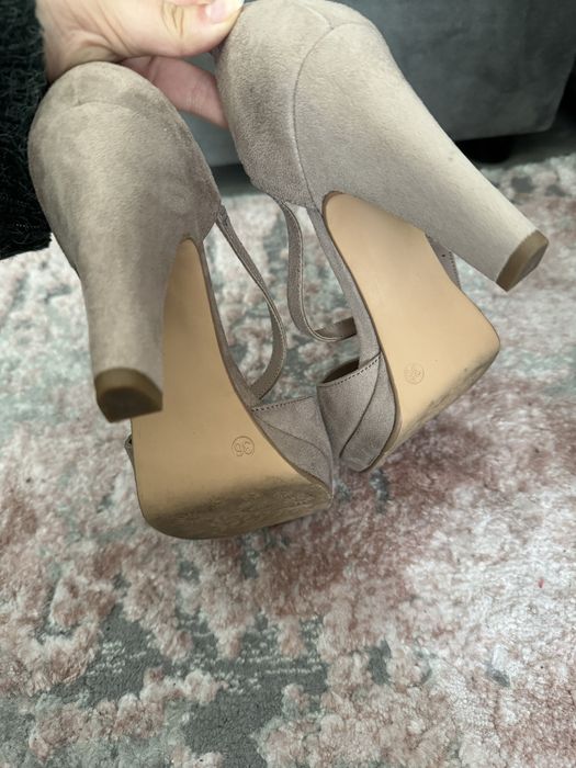 Pantofi piele intoarsa