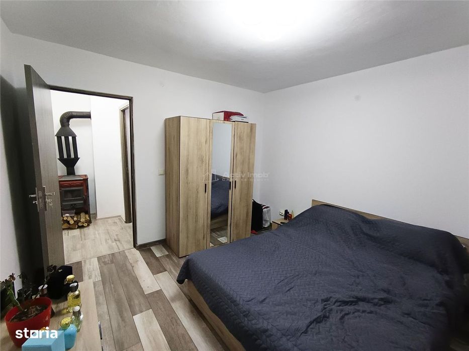 Apartament 2 camere in zona centrala Moldova Noua, langa piata