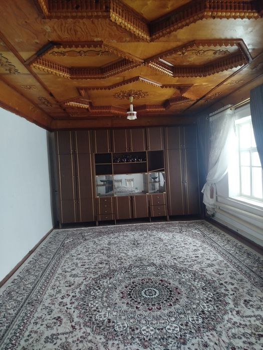 Uy 3 xonali sotiladi 20000$