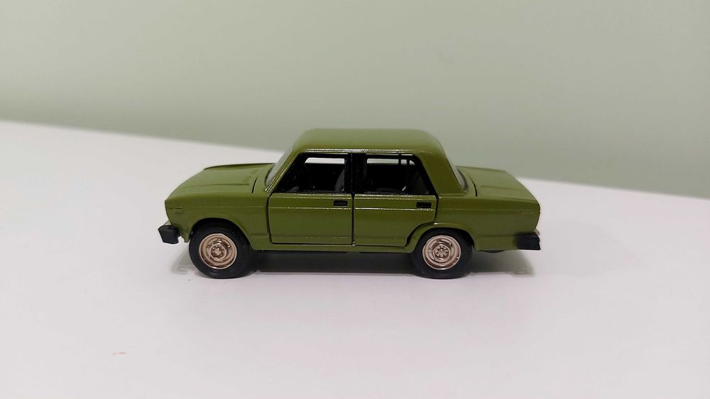 ВАЗ 2105 А39 1:43 СССР