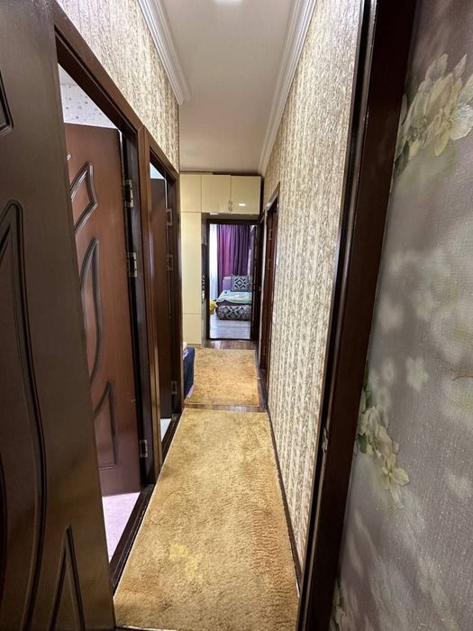 Срочно продаеться 3-ком квартира городе Чирчике районе 4микрарайоне
