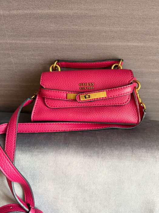 Мини чанта guess