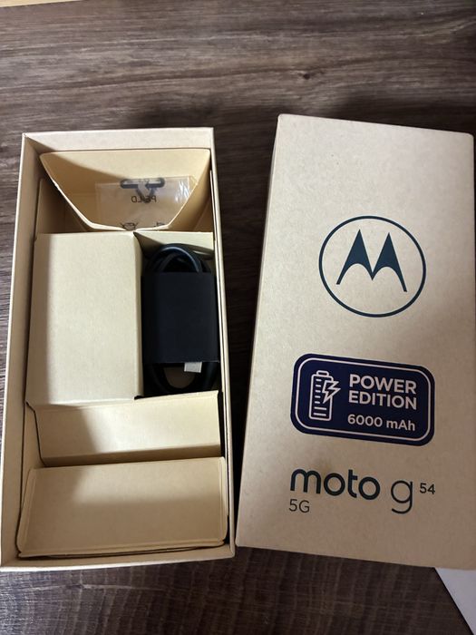 Moto g54 5G 6000 mAh в гаранция