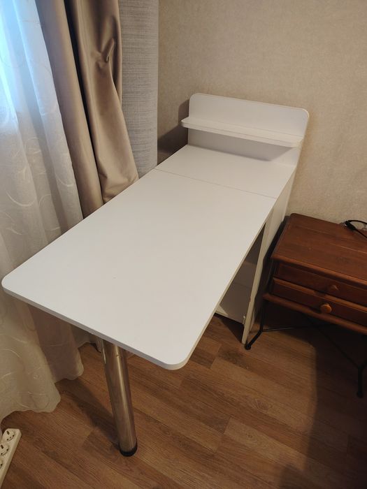 Маникюрный столик складной бу