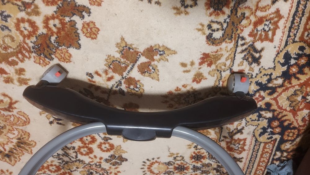 Продаём детскую кресло