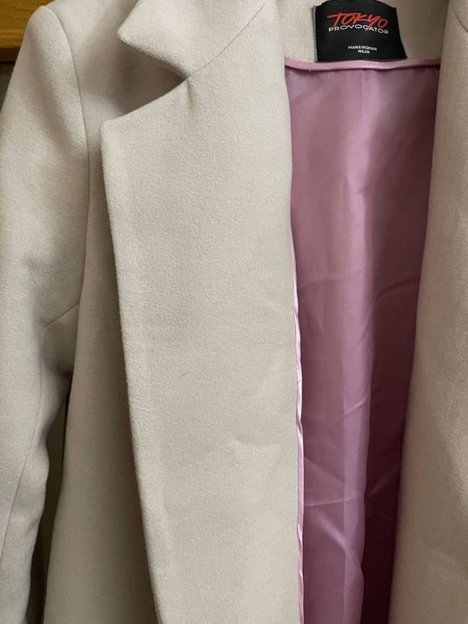 Пальто продаётся