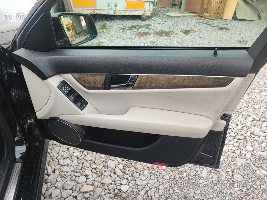 Mерцедес C 220 CDI 170 коня W204 AMG комби На Части