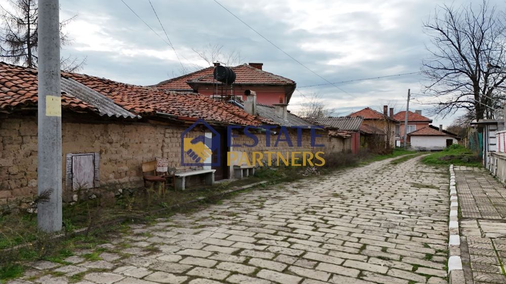 Къща в Пловдив, област-с.Ново Железаре площ 198 цена 63000