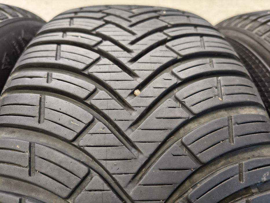 Всесезонни гуми Kleber Quadraxer 3 215 55 17