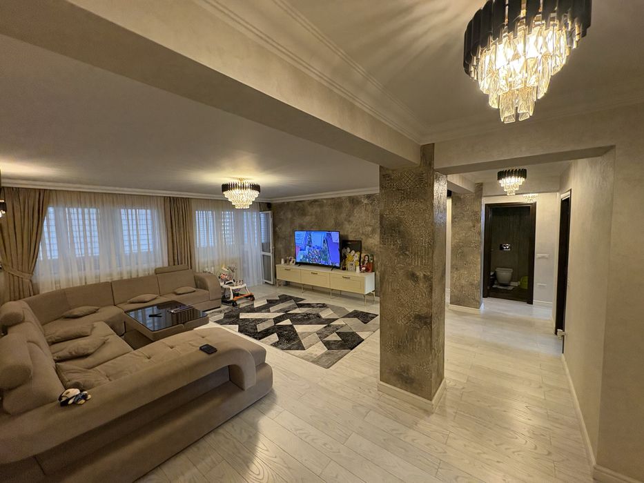 Apartament 4 camere - Central - 100 mp - Mobilat