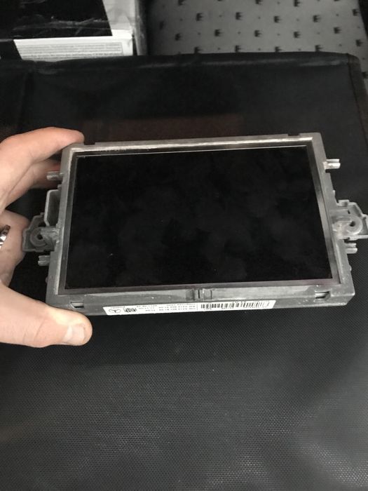 Дисплей плюс Команд за w218 и w212 Mercedes