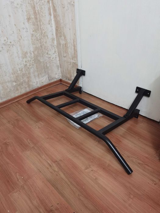 Продавам лост за монтаж на стена