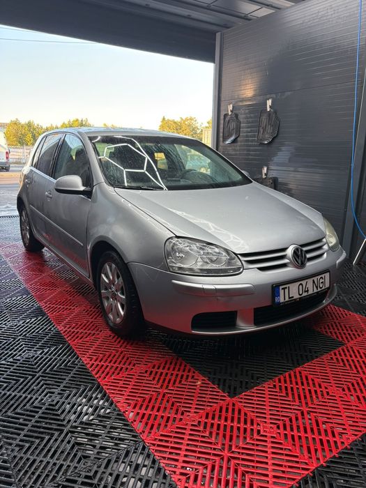 Vând VW Golf 5 1.9