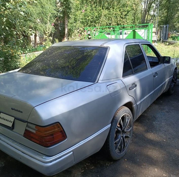 Срочно продам Мерс 124 ходу  года стоял