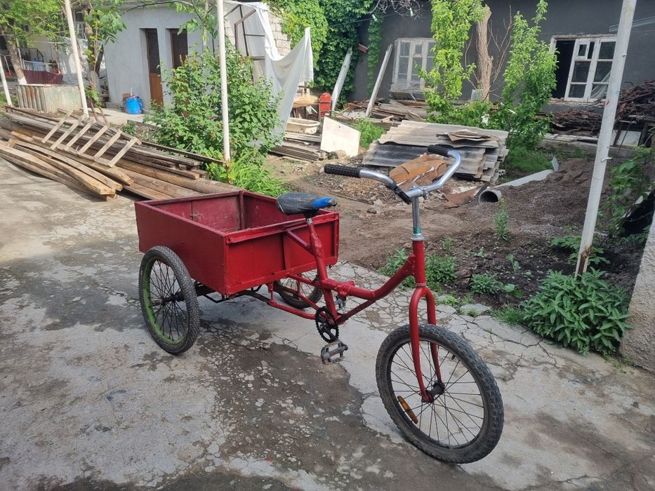 3 oyoqli velik,holati zo'r,bagaji katta va chuqur,balonlari yaxshi