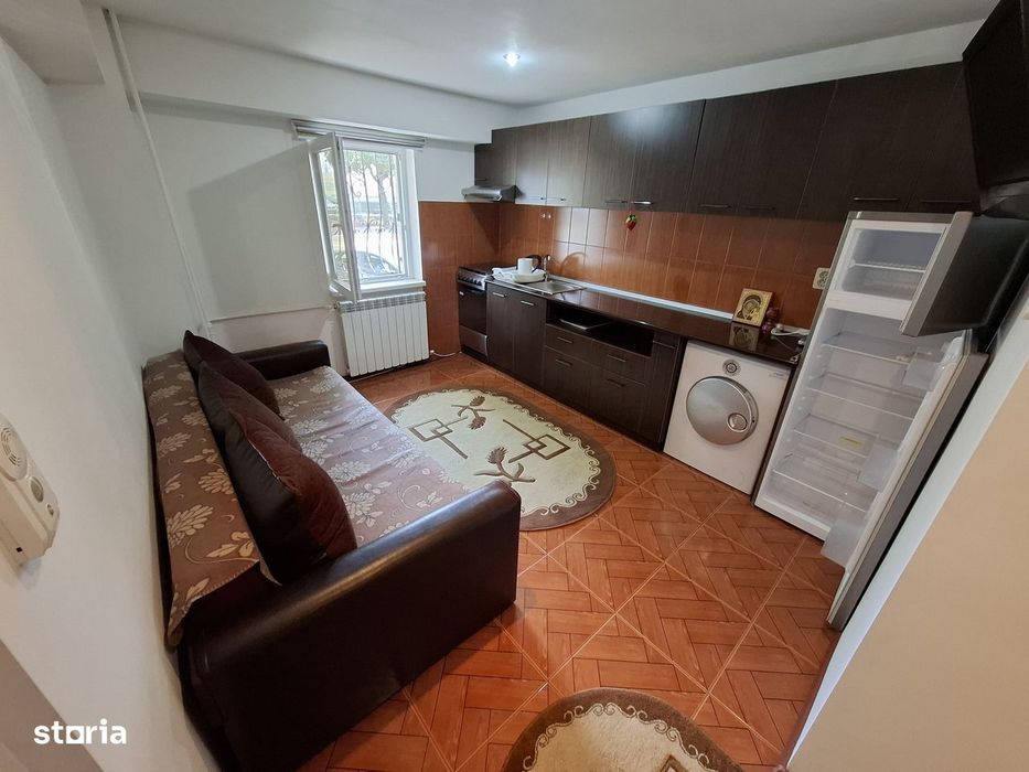 Apartament cu o cameră 40mp zona Bratianu Scoala nr. 8