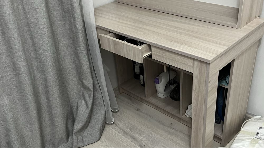 Шкаф, полка, зеркало