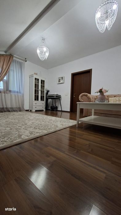 Apartament Tip Vilă | 4 Camere  | 182 mp | Curte Privată 200 mp