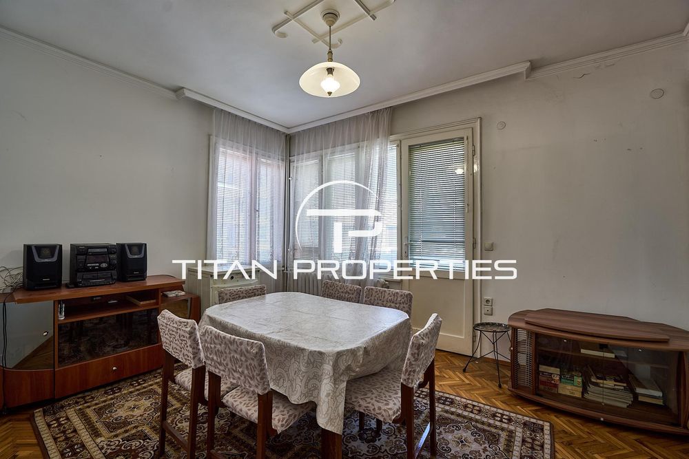 Дава се под наем Етаж от къща в Пловдив, Център - 108 кв.м за 433.5 € - Снимка #2