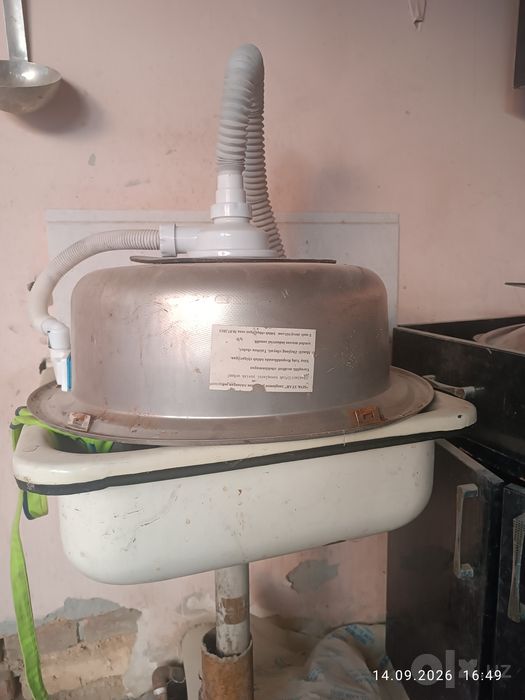 Продается кухонный вытяжка газовая плита ипечки и т д