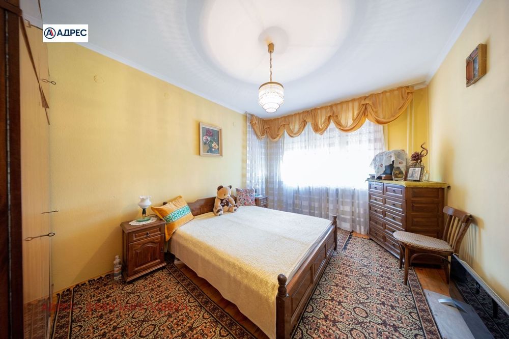 Къща в Ловеч-Гозница площ 226 цена 248000