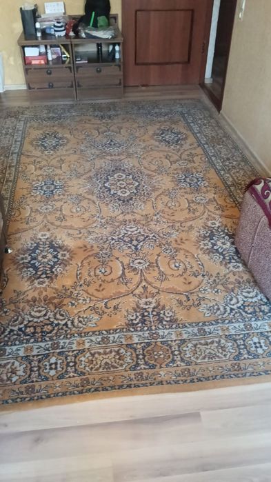 Продается ковёр 2×3