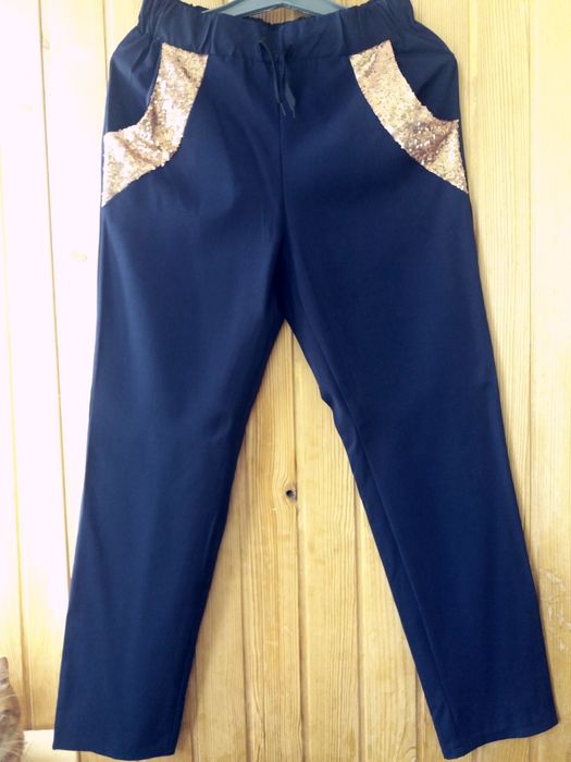 Женский брючный костюм