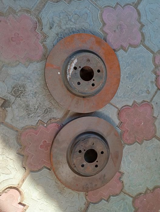 Продам тормозные диски Субару