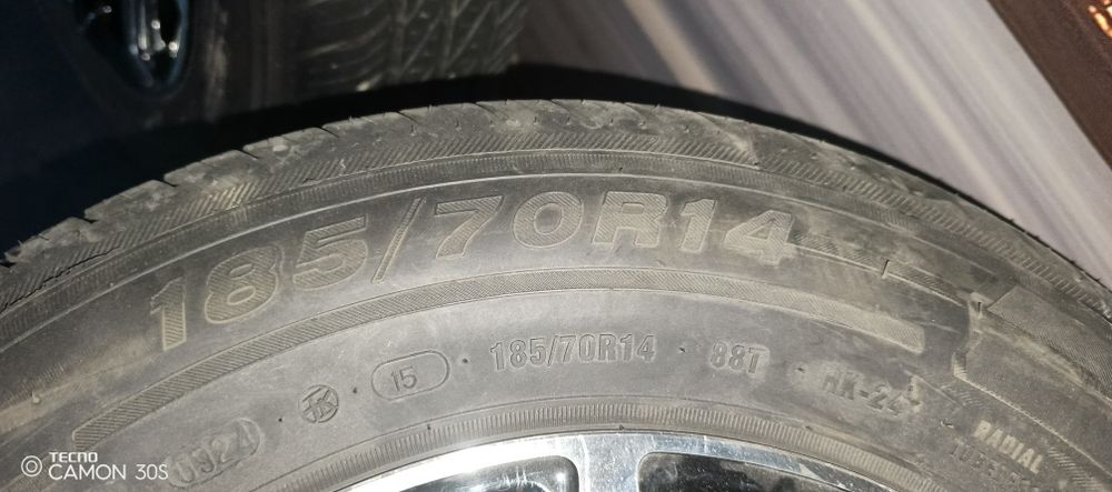 Продам комплект дисков с летней резиной