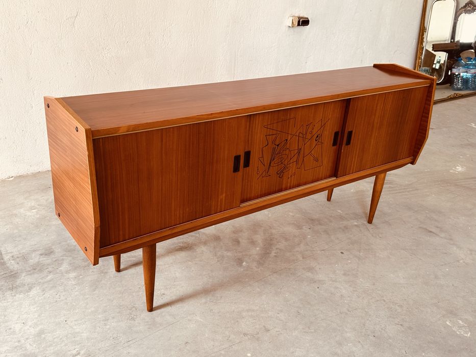 Италиански дизайнерски сайдборд Mid-Century Modern – стил Gio Ponti