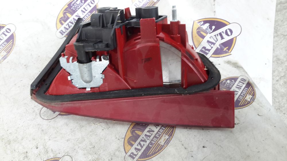 stop dreapta hayon  audi a4 b8 2009