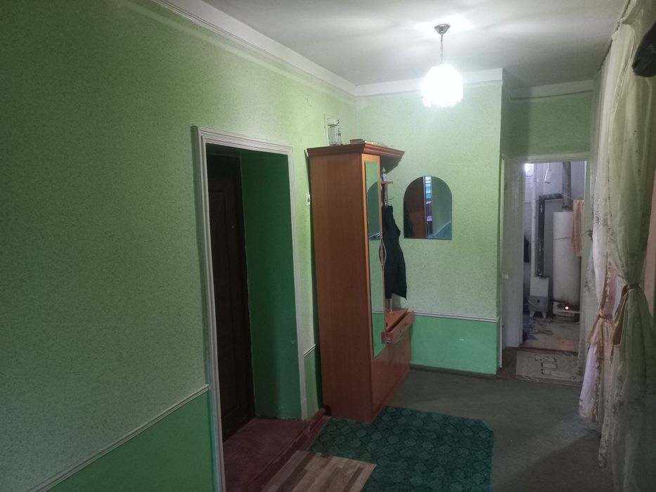 Raysentrda 3 xonali kvartira sotiladi
