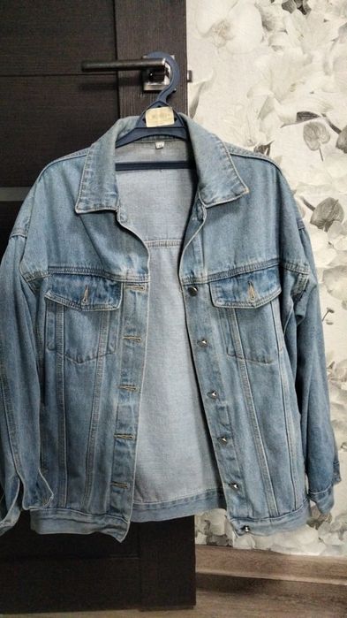 Продам свитер на девочку