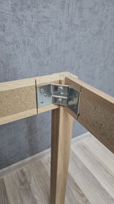 Стол в хорошем состоянии