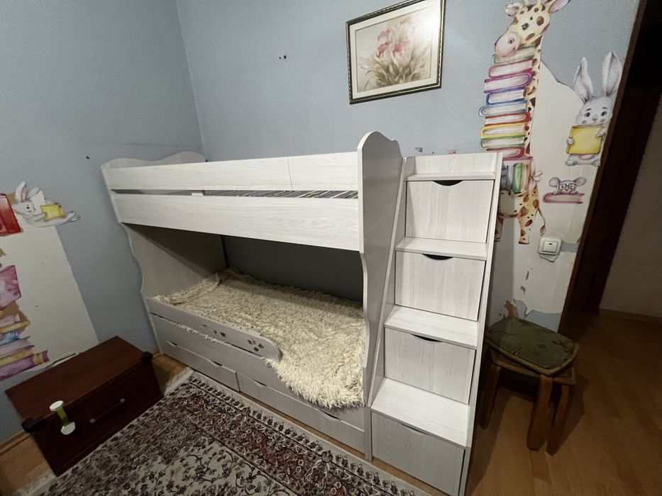 Двухярусная кровать