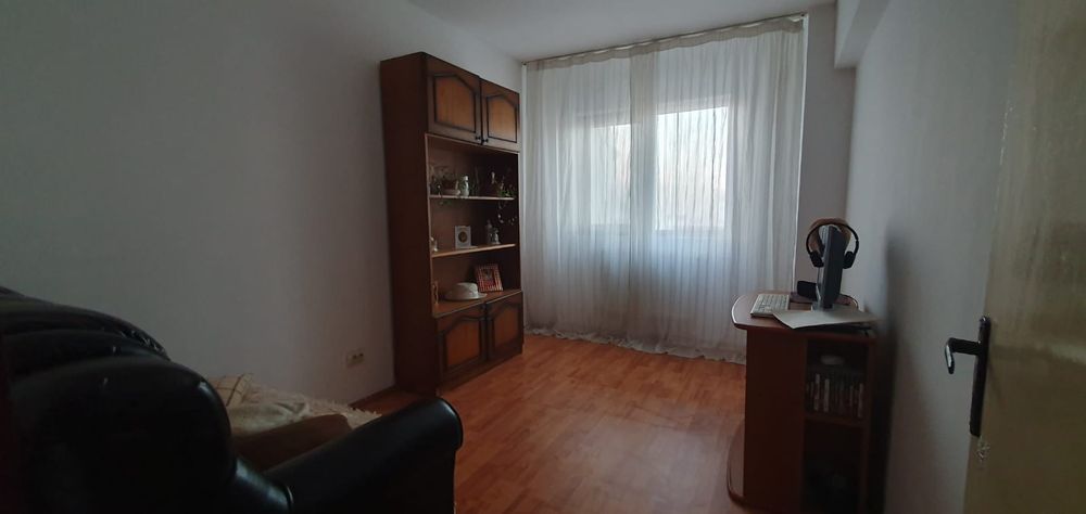 Vând apartment cu 3 camera