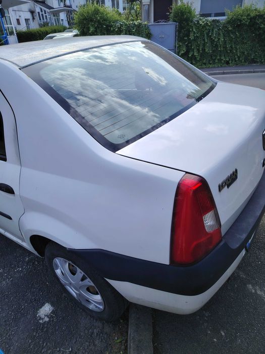 Vand Logan 2006  5000 lei