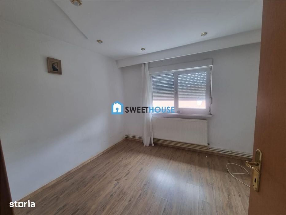 Apartament cu trei camere zona centrala