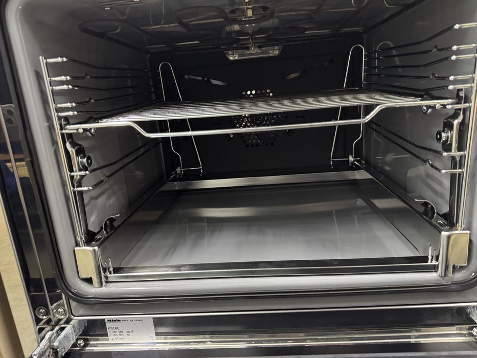 Miele Фурна за вграждане с керамични котлони Germany Гаранция