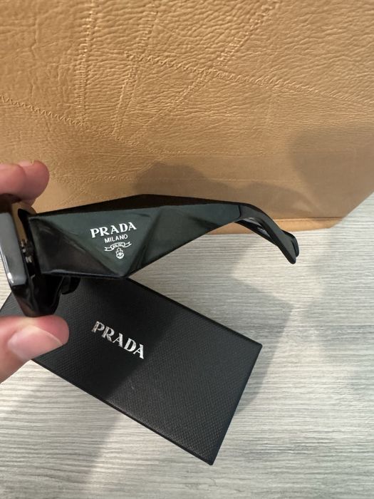 Слънчеви очила Prada