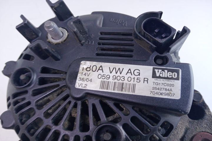 Alternator 180 A 059903015R Volkswagen VW Touareg generatia 1 7L (fac