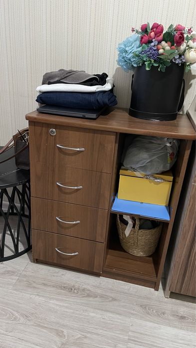 Срочно продам шкаф комод